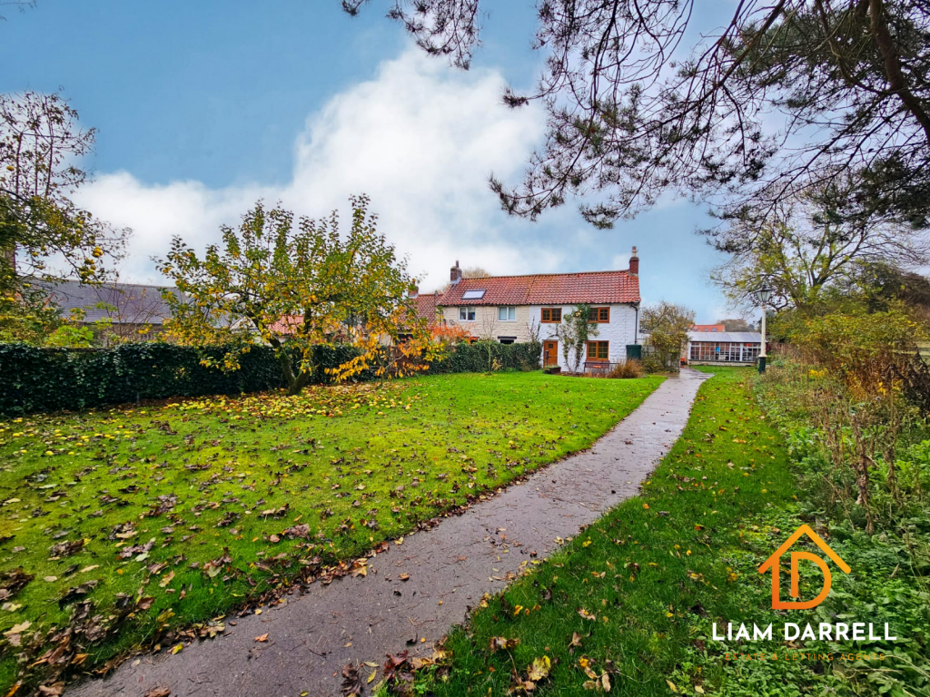 Rose Cottage, Folkton, Scarborough, North Yorkshire photo 2