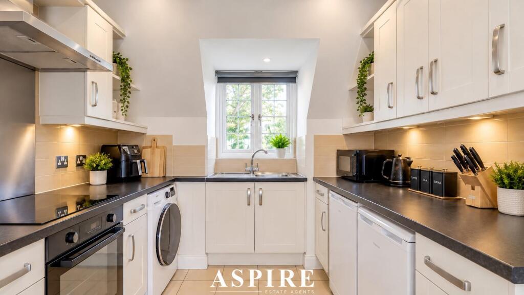 Prince Avenue, Westcliff-On-Sea photo 4