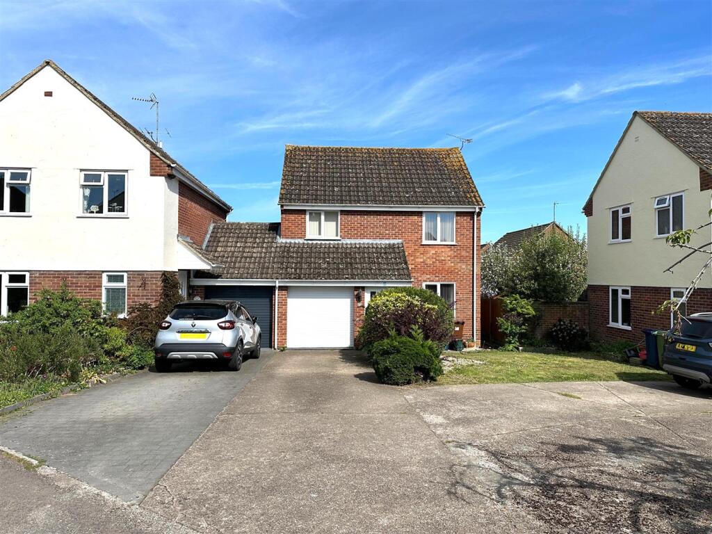 3-bed detached on Turners Close, Highnam, Gloucester, £335,000