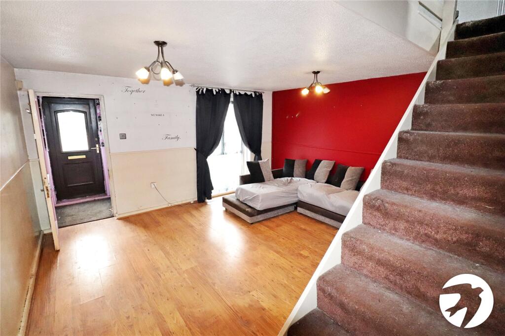 Courtland Grove, London, SE28 photo 4