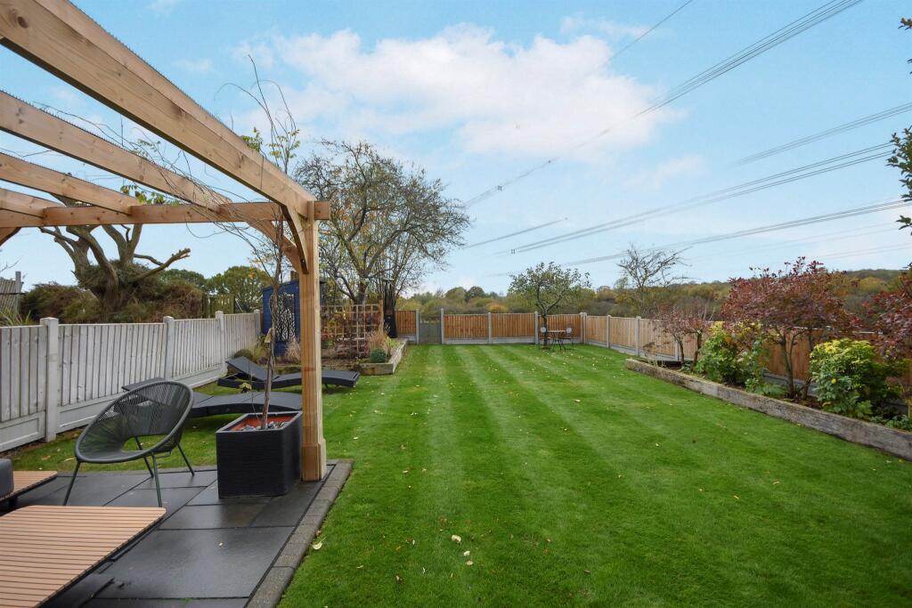 Howe Green, CHELMSFORD photo 4
