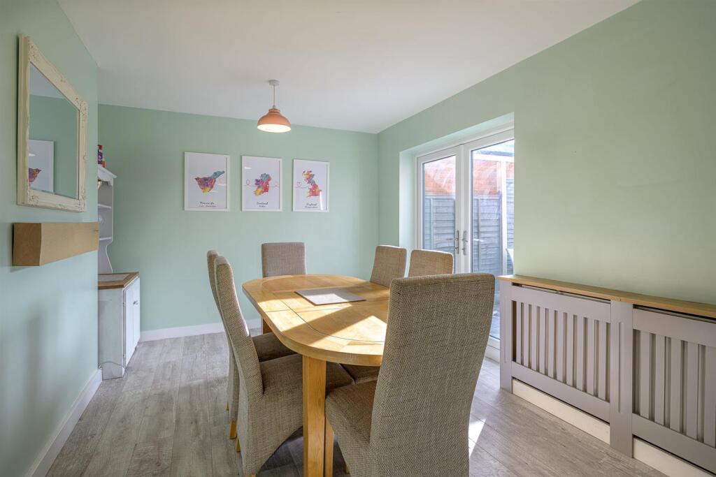 Bromley Lane, Kingswinford, DY6 8TS photo 3