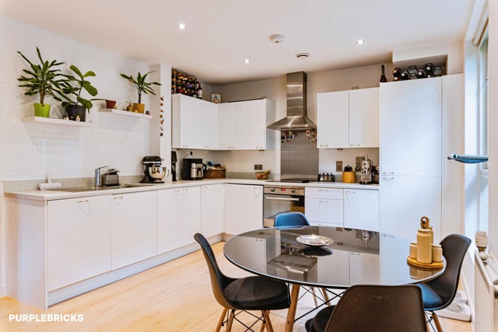 Apartment in London - More