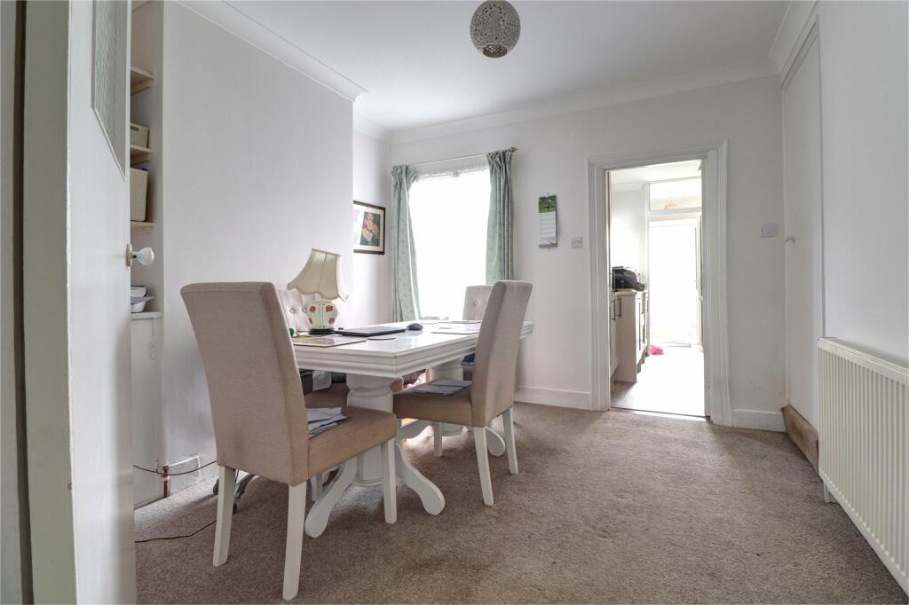 Peperharow Road, Godalming, Surrey, GU7 photo 4