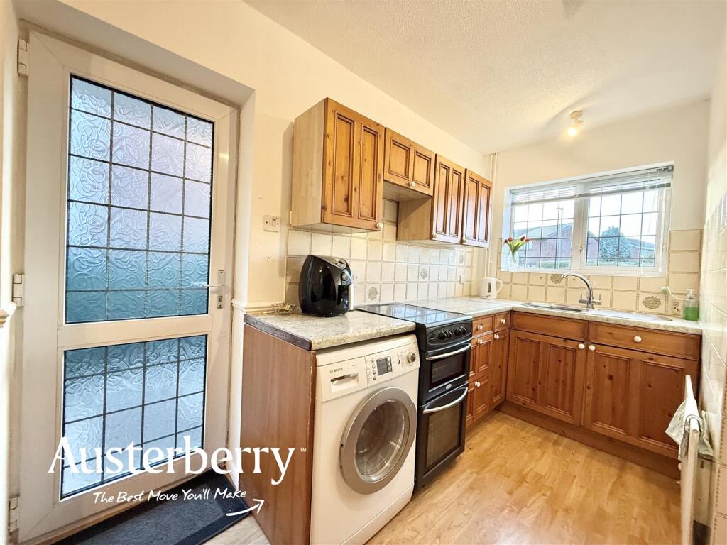 House in Stoke-on-Trent, Trentham - View 5