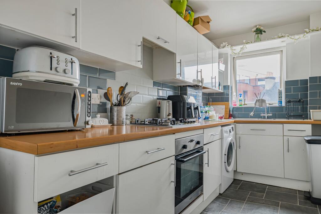 Apartment in London - View 5
