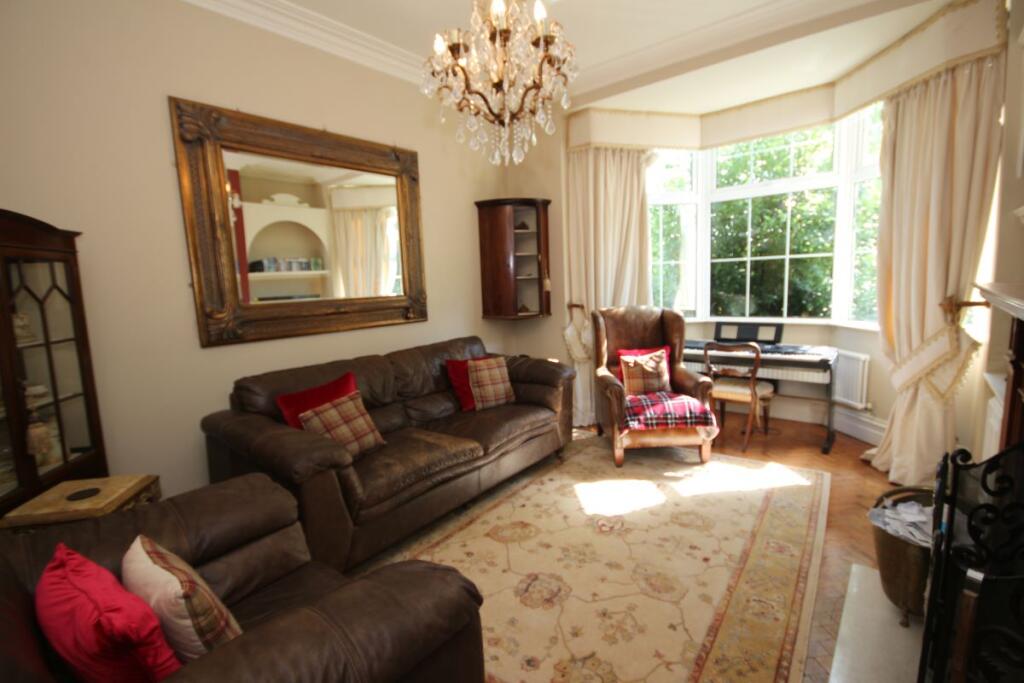 Nant Gwyn House, Werfa, Aberdare, CF44 0YS photo 4