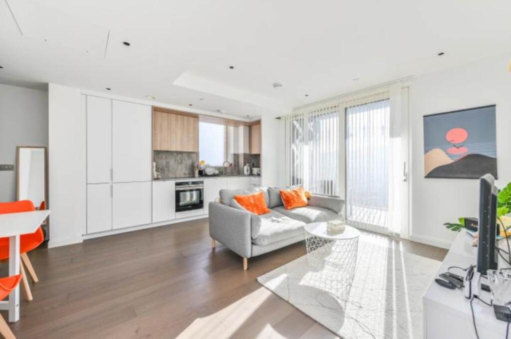 Main image of property: Phoenix Court, London