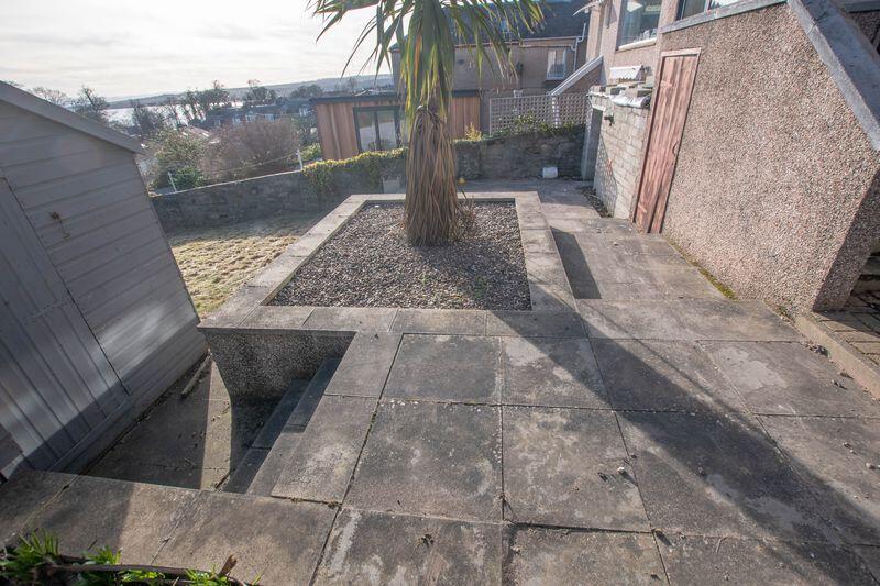 16, Lady Nairn Avenue, Kirkcaldy photo 4
