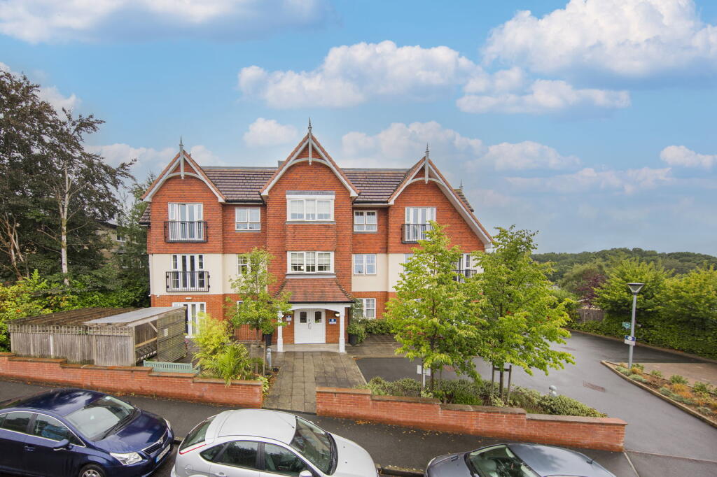 2-bed apartment on Culverden Park Road, Tunbridge Wells, £195,000