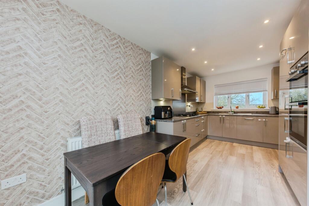 Pugin Road, Bramshall, Uttoxeter photo 4