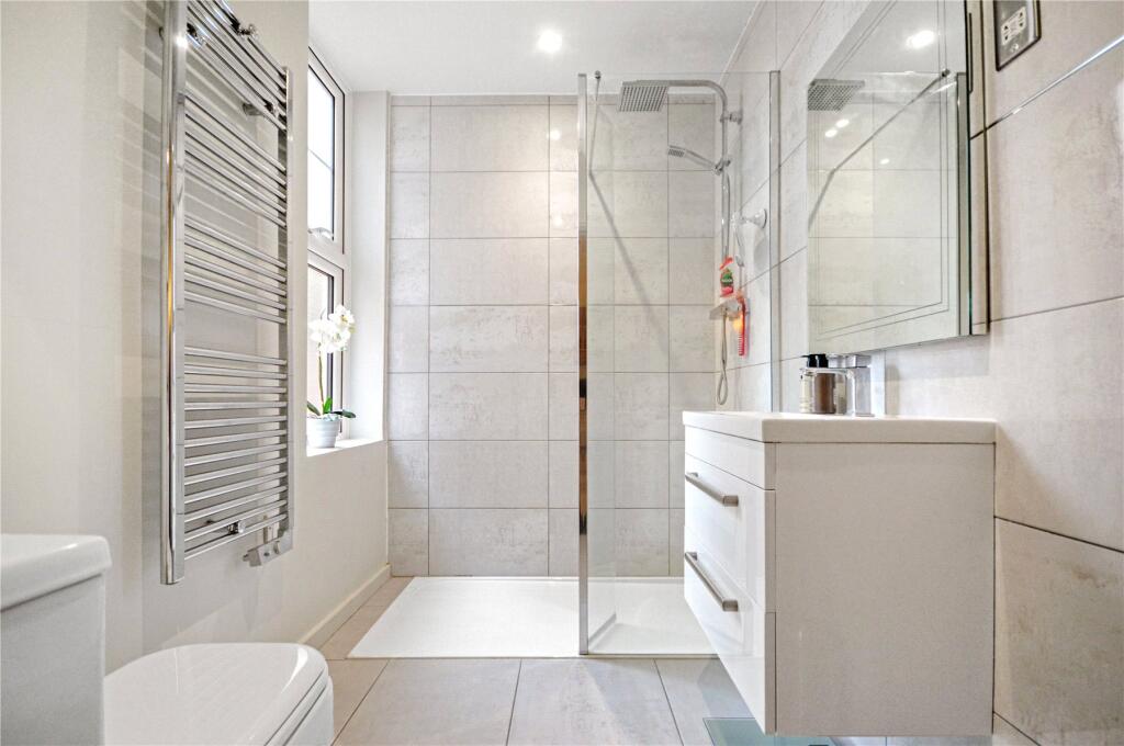 Apartment in Exeter - More
