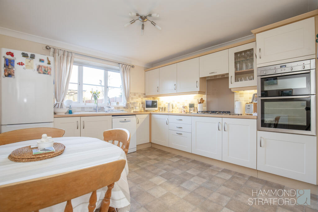 Besthorpe Road, Attleborough photo 2