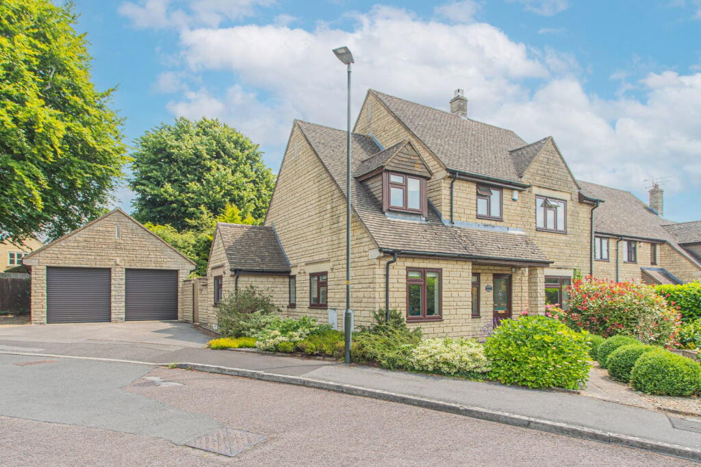 4-bed detached on Springfields, Tetbury, £685,000