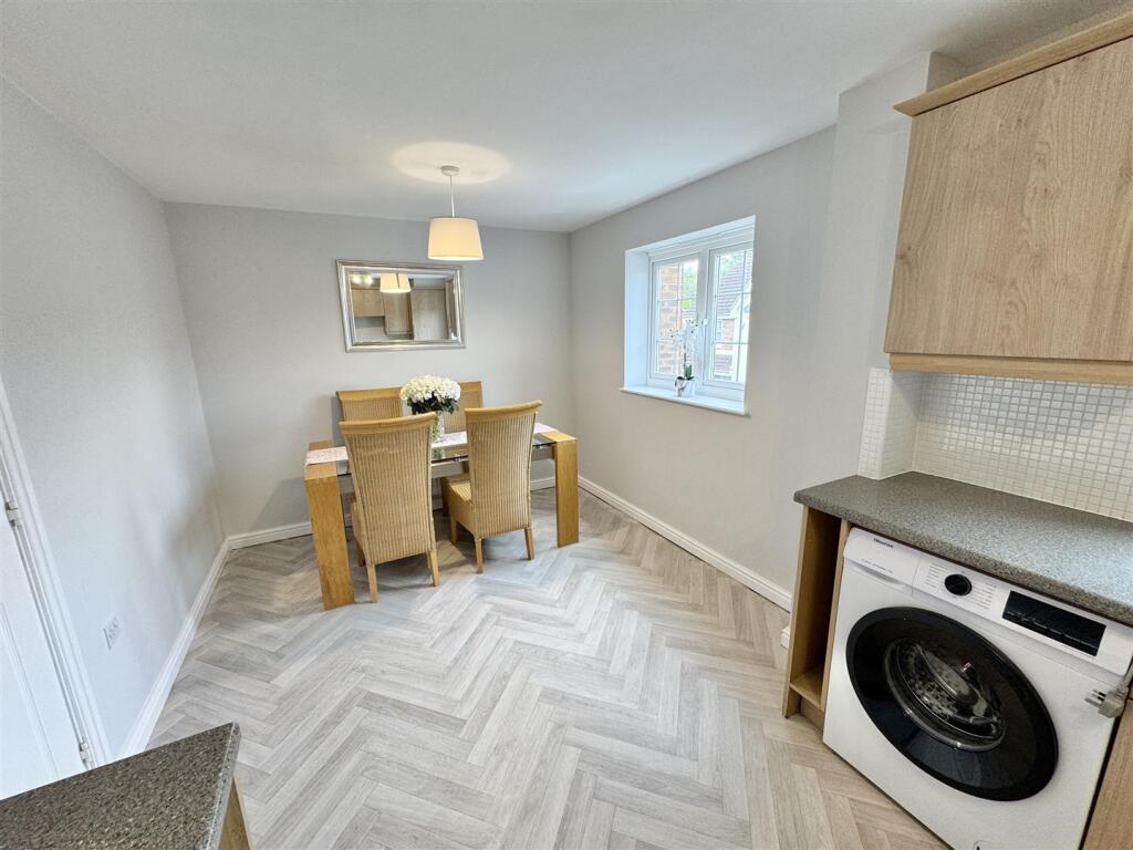 Apartment in Mansfield, Nottinghamshire - View 5