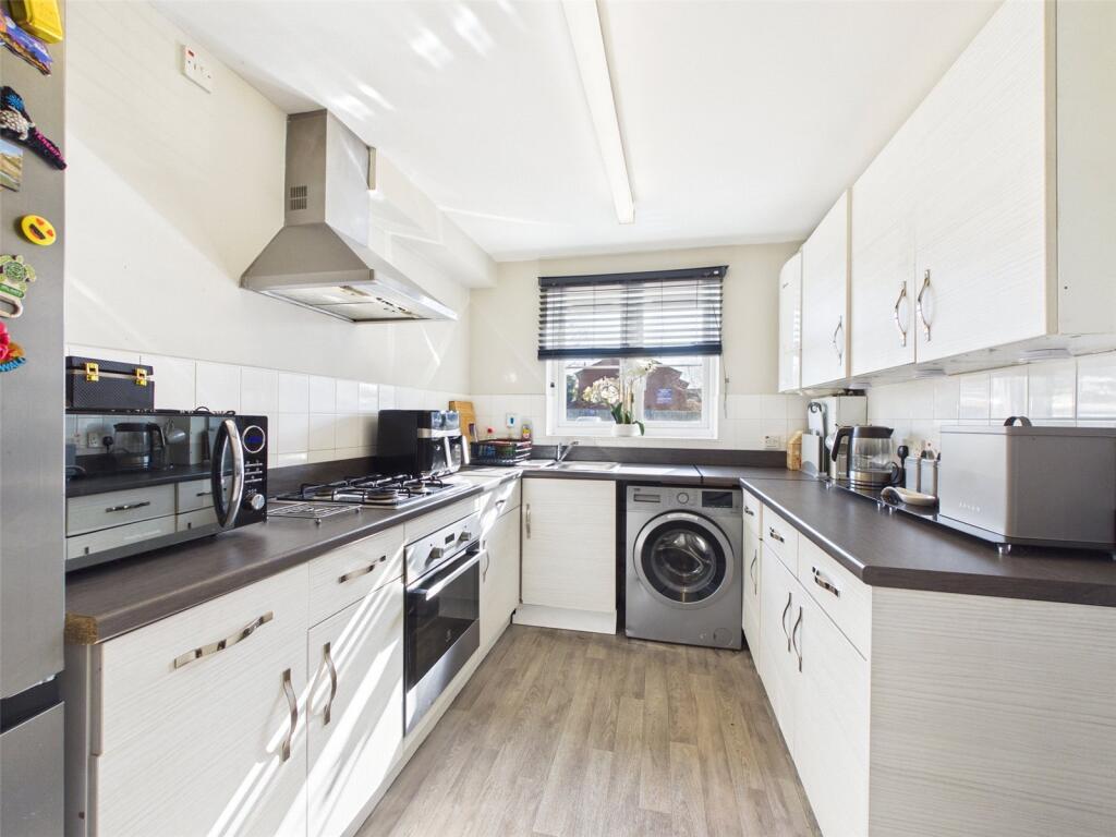 Langdale Close, Worcester, Worcestershire, WR4 photo 3