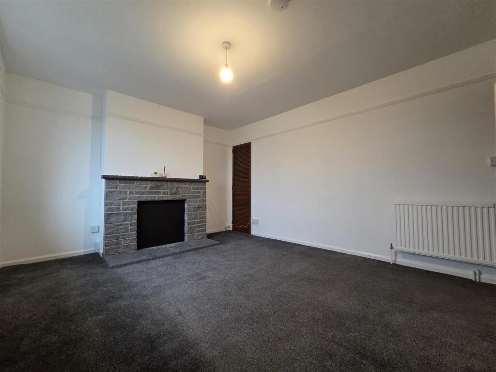 Apartment in Taunton - View 4