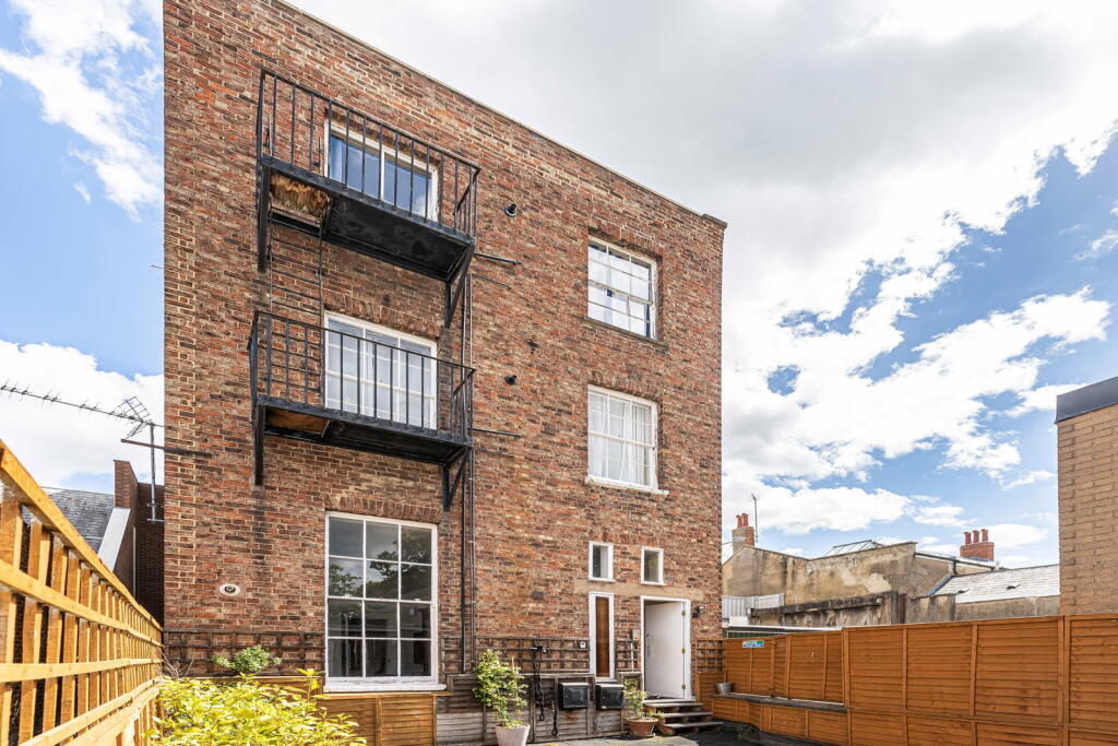 Main image of property: High Street, Cheltenham, GL50 3HF