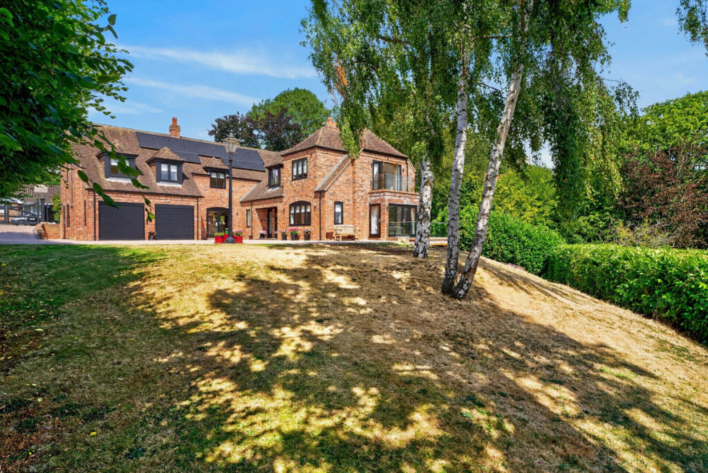 House in Worcester - View 4
