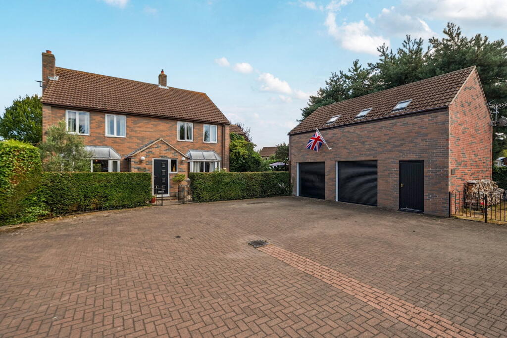 Main image of property: Meadowfield Drive, South Duffield, Selby, YO8 6TE