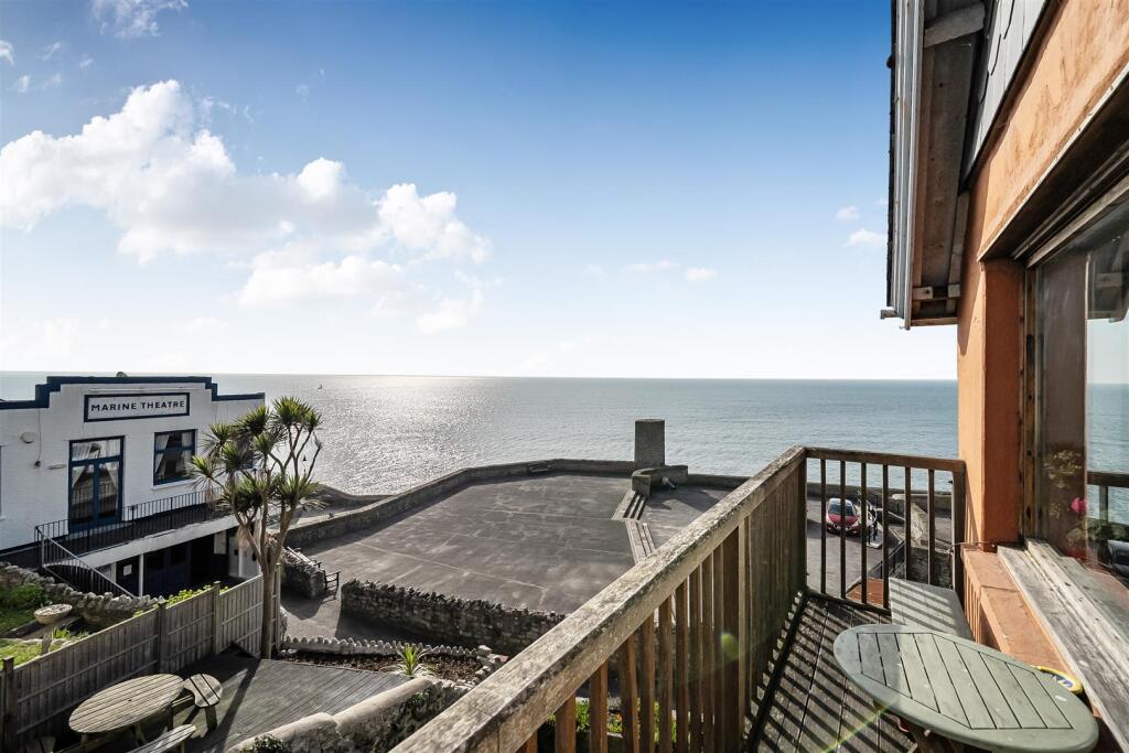 Long Entry, Lyme Regis - View 2