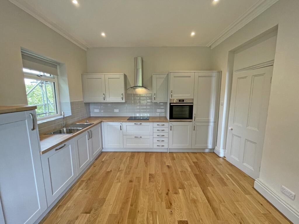 Apartment in Harrogate, Low Harrogate - View 2