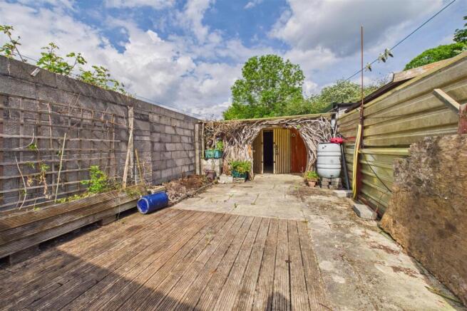 Garage &amp; Workshop @ Blackthorn Road, Hartcliffe, B