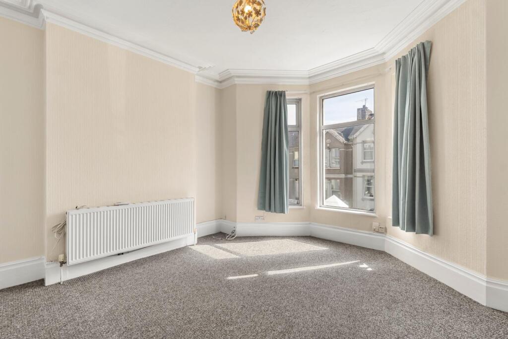 Apartment in Plymouth, Lipson Vale - View 2