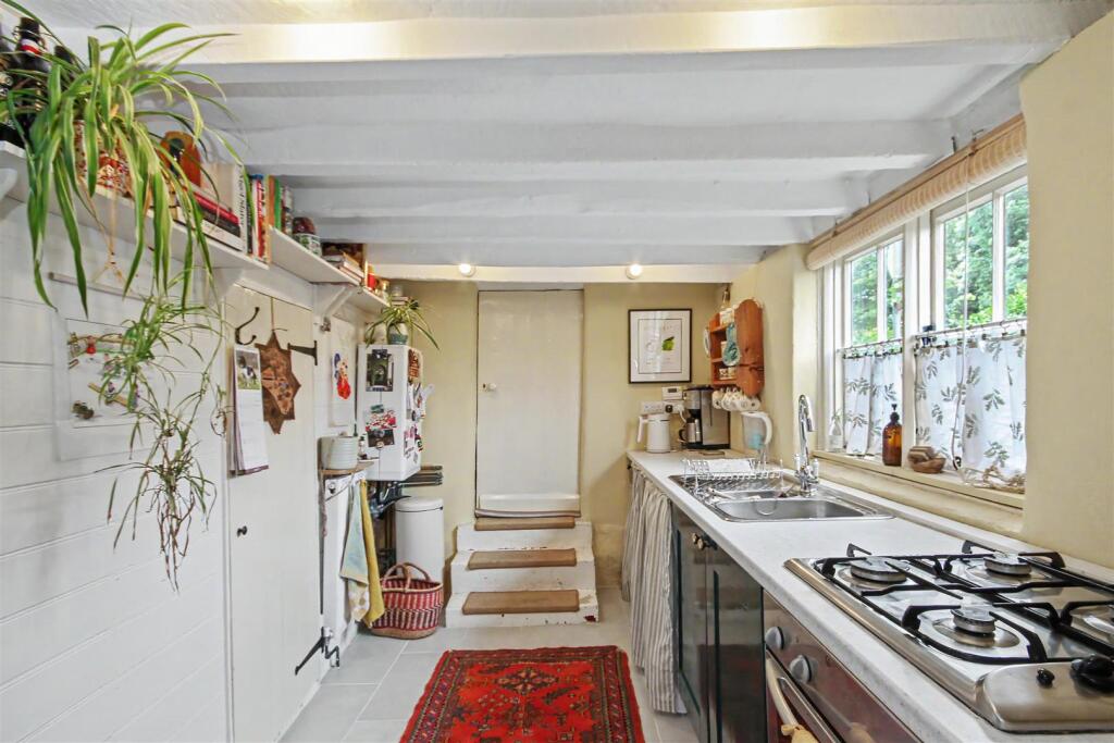 House in Kingston upon Thames - View 3