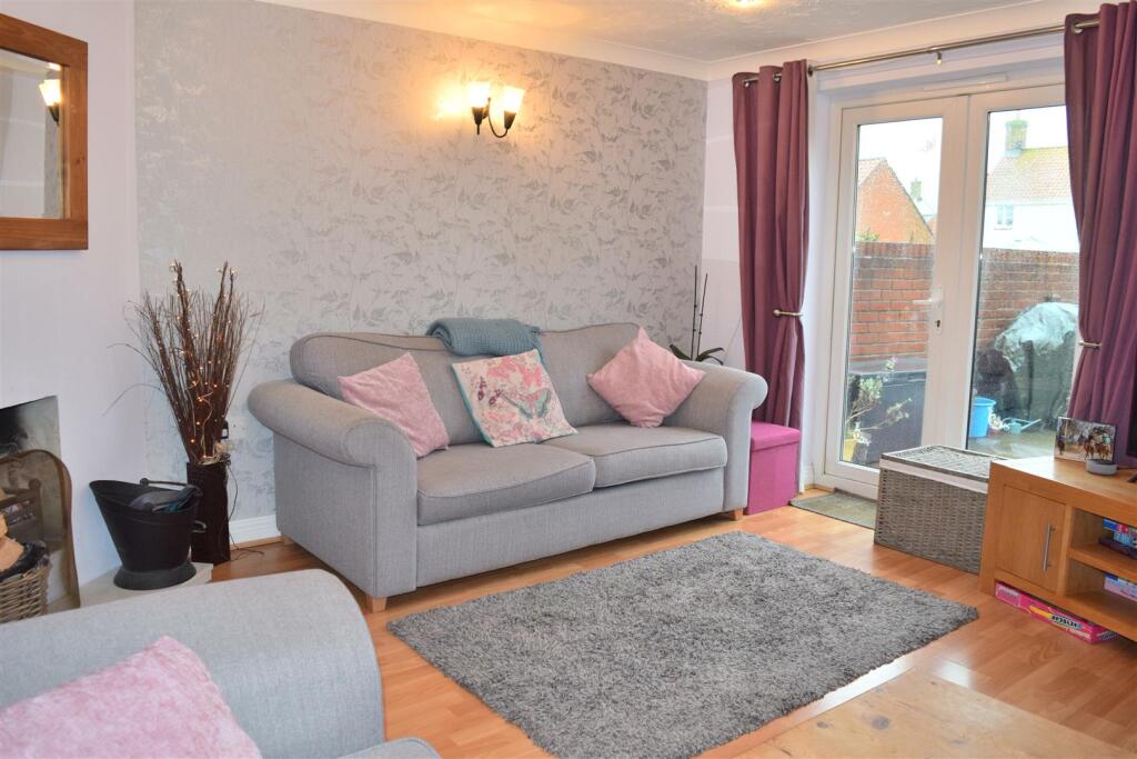 39, Buttercup Way, Bridport photo 4
