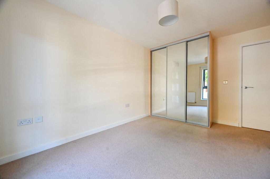 Apartment in London - More