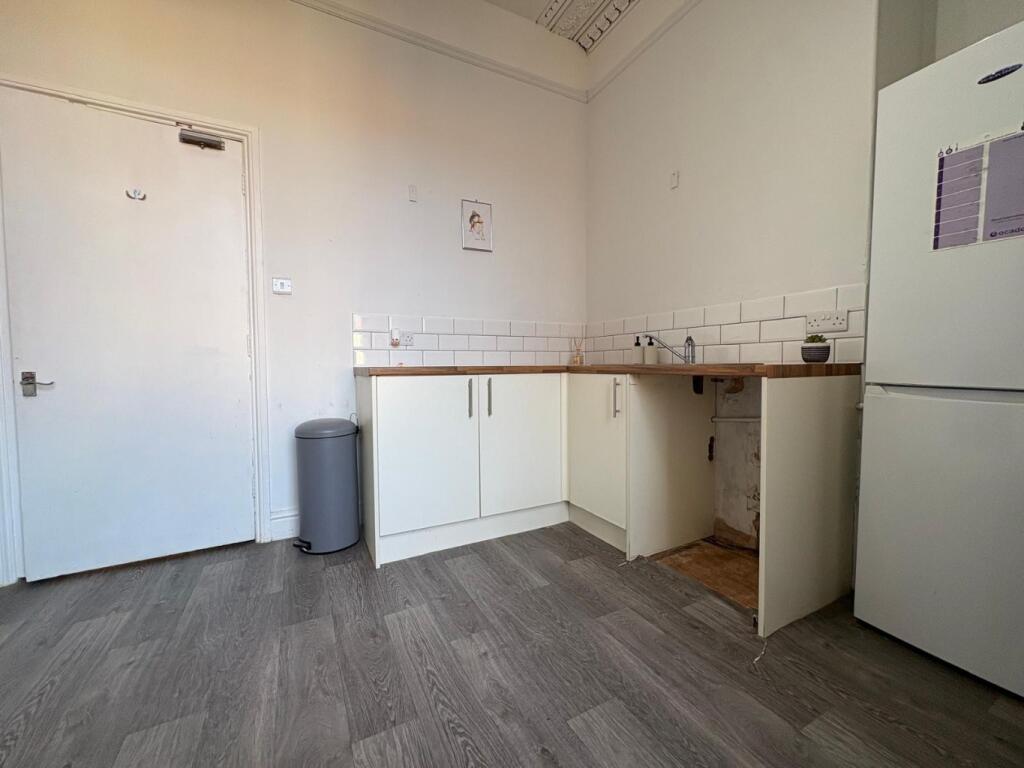 Apartment in Gloucester - View 5