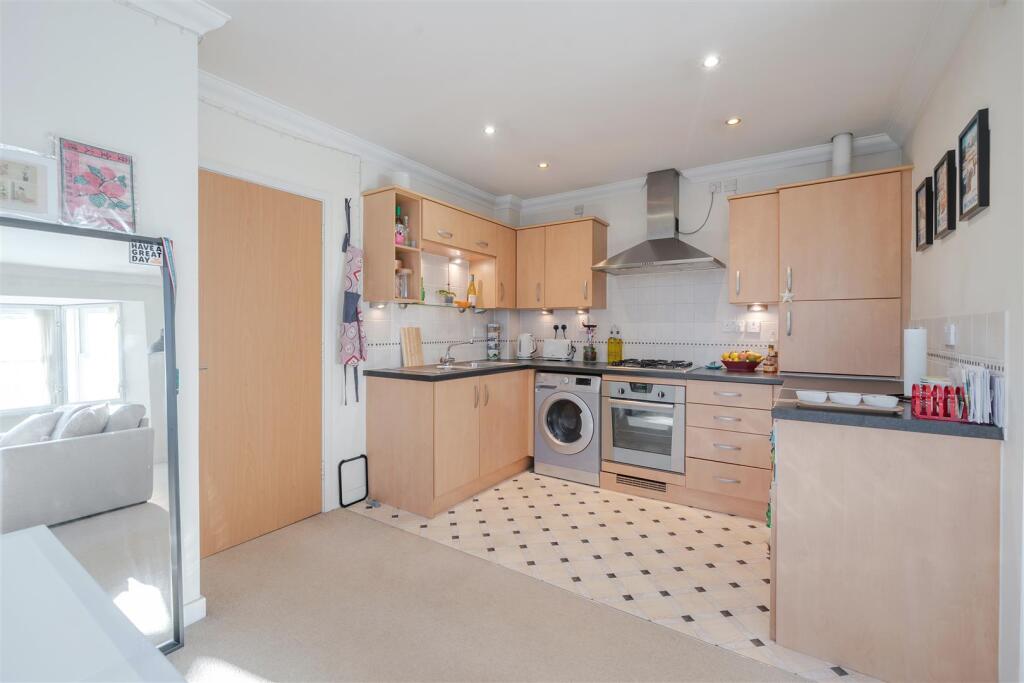 Reffield Close, Towcester, NN12 photo 3
