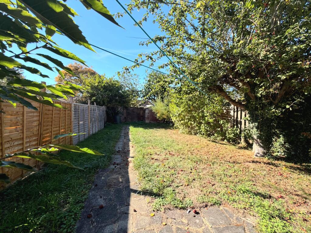 House in Guildford - View 5