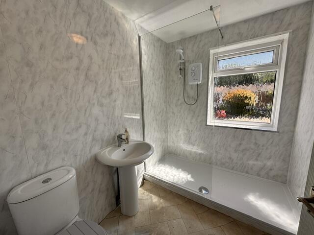 Apartment in Bury, Redvales - View 4