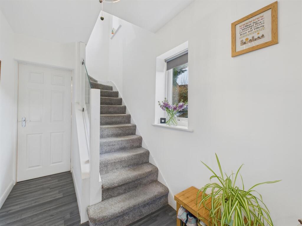 Cotswold Road, Malvern photo 3