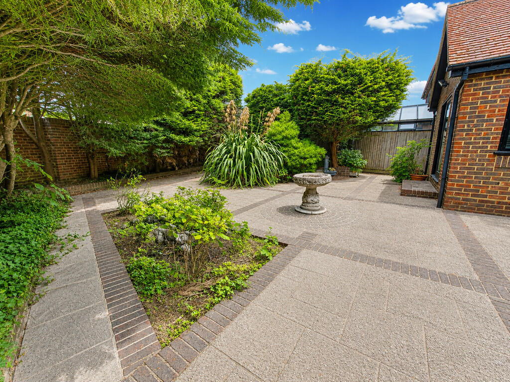 Spinnals Grove, Southwick - View 3