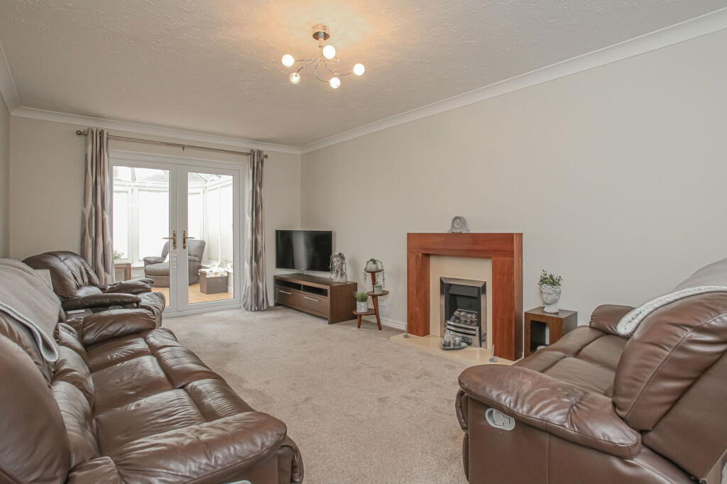 Woburn Close, Banbury photo 3