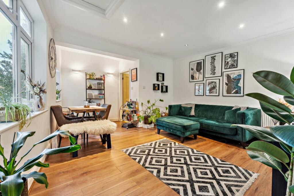 Main image of property: High Street, Chalfont St Peter, Gerrards Cross, SL9