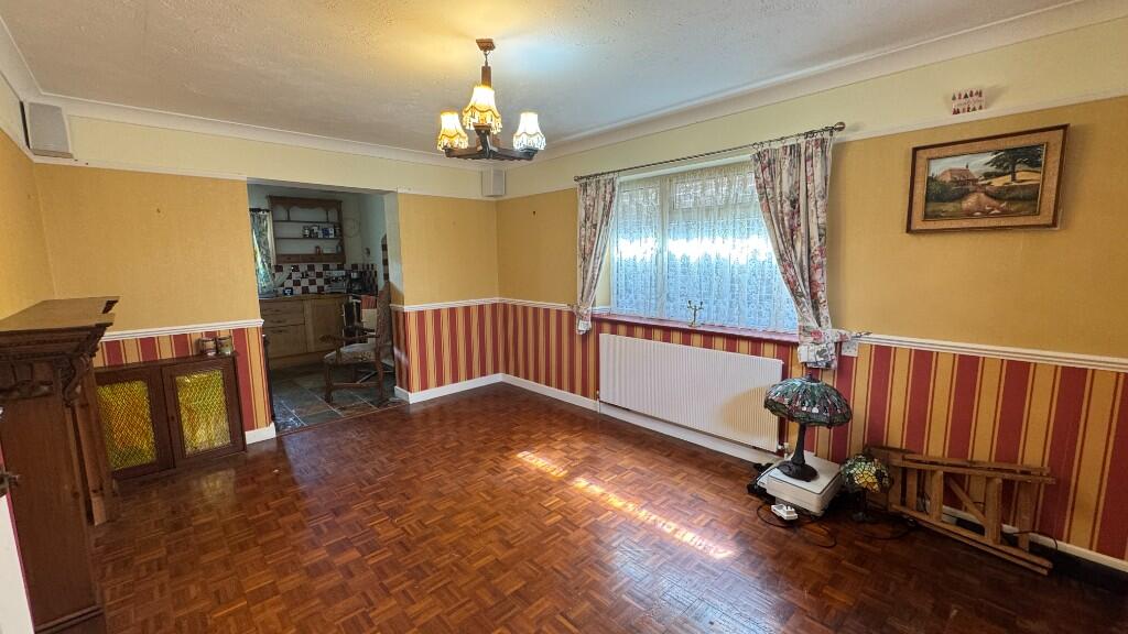 Links Close, Seaford, East Sussex, BN25 photo 4