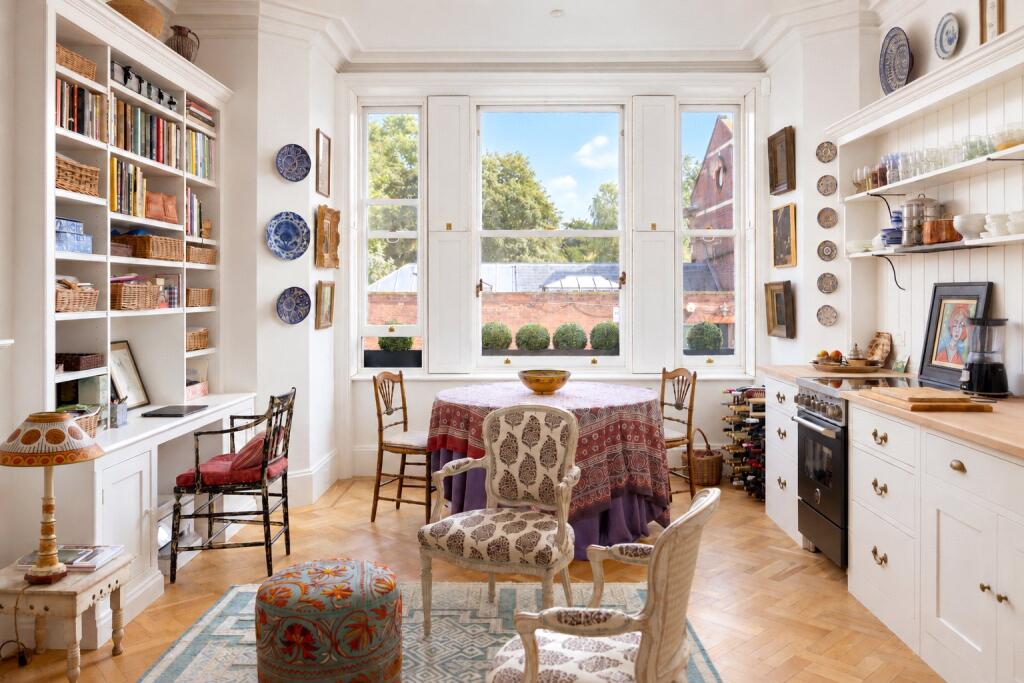 Apartment in London - View 3