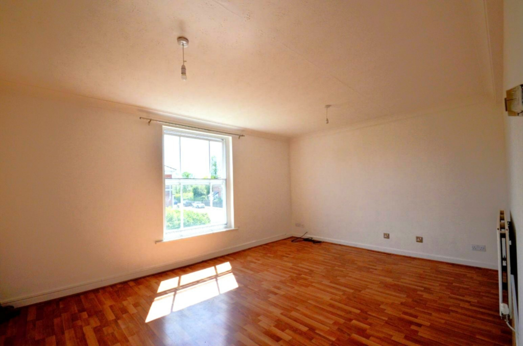 Apartment in Worcester - View 4