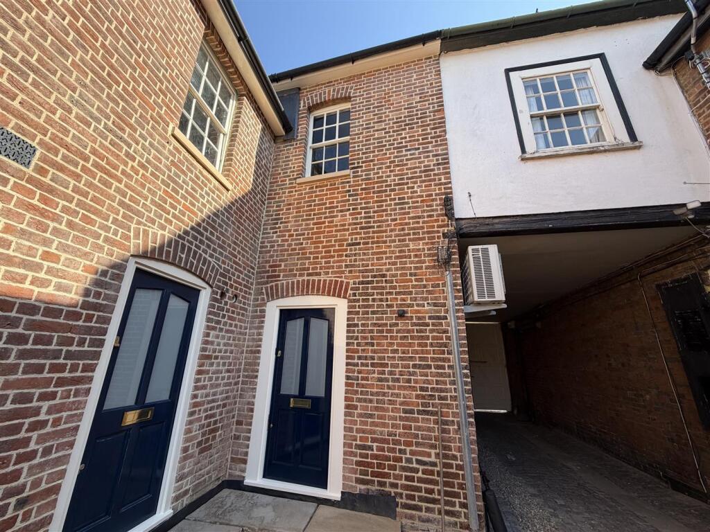 Main image of property: Newly converted High Street apartment