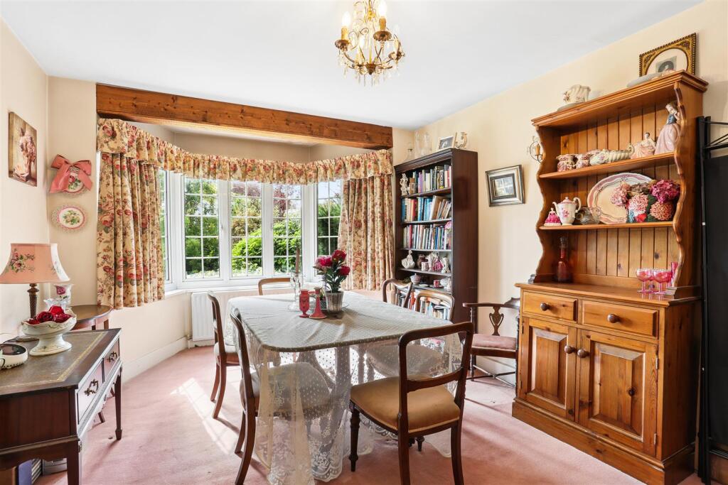 House in Sutton - View 2