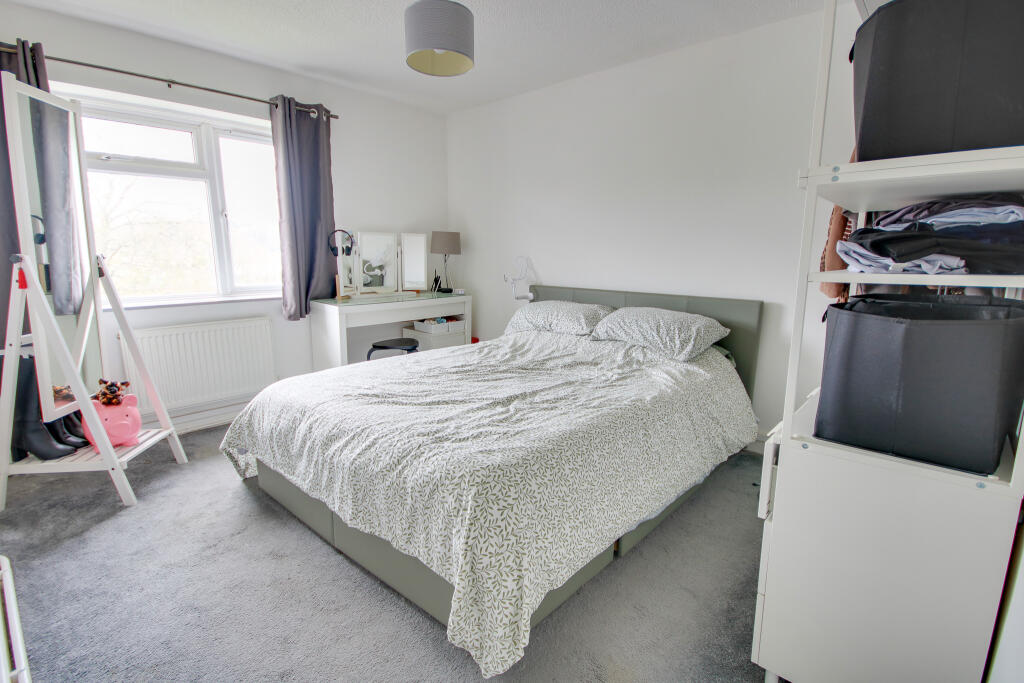 Two Double Bedrooms! Modern Kitchen! Utility Room! photo 4