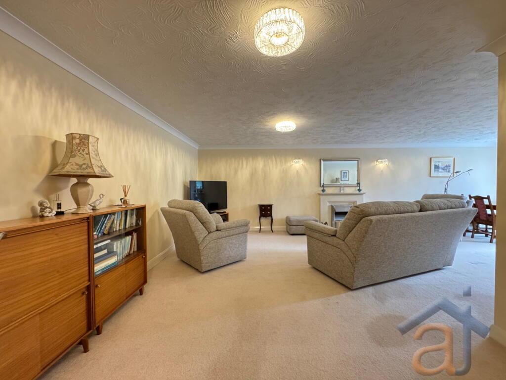 Apartment in Sefton, Liverpool City Region - View 3