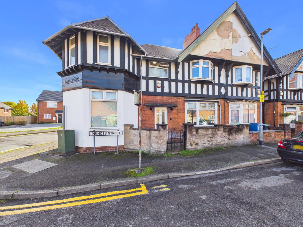 4-bed terraced on Princes Street, Mansfield, NG18 5SL, £155,000