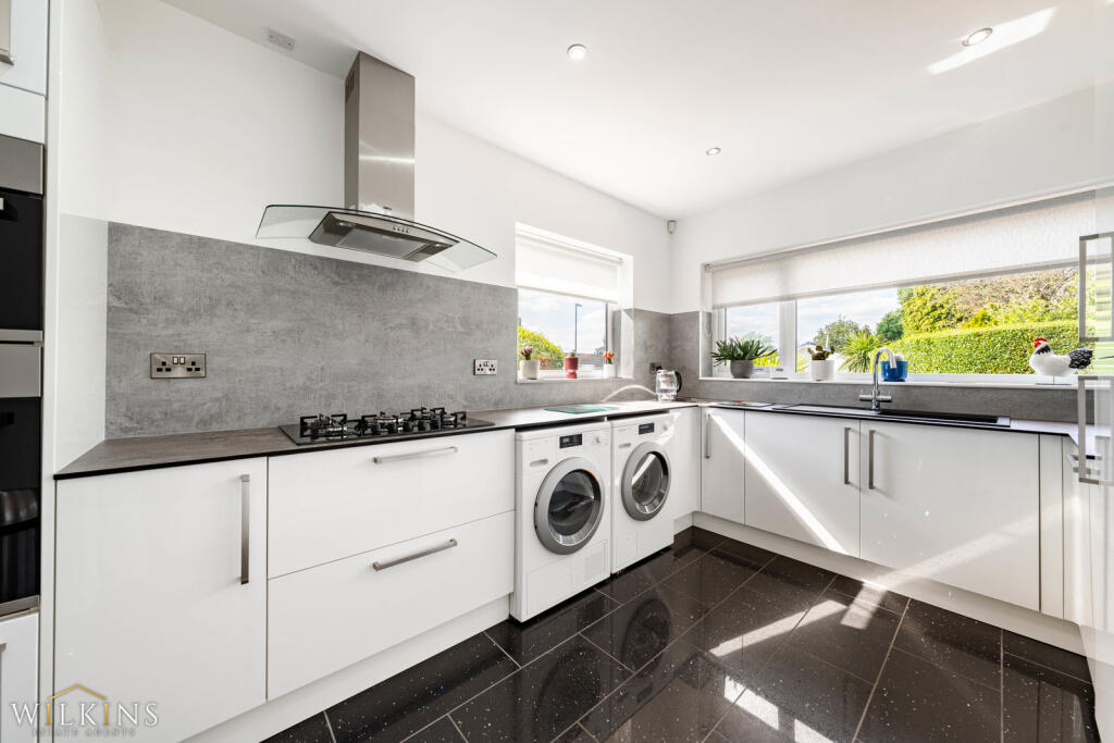 The Glade, Sutton Coldfield, West Midlands, B74 photo 5