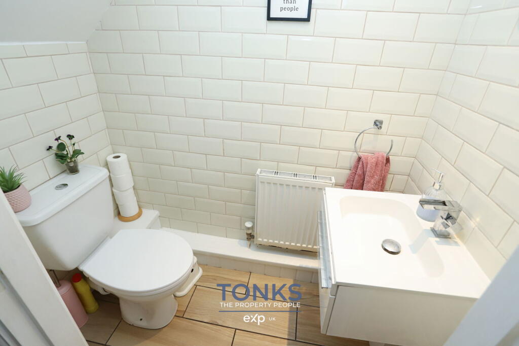 Additional image 10 of Spacious & tucked away in heart of Halesowen – The Rosegardens, Hagley Rd, B63 4JE