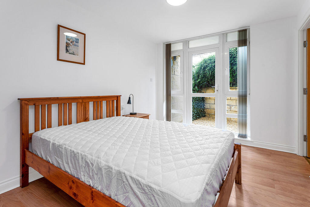 Apartment in Edinburgh - More